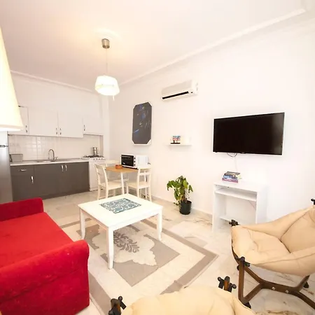 Charming House With Fascinating View, Shared Pool And Terrace Near Beach In Gumusluk, Bodrum
