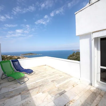 Charming House With Fascinating View, Shared Pool And Terrace Near Beach In Gumusluk, Bodrum 펜션 규무슬럭